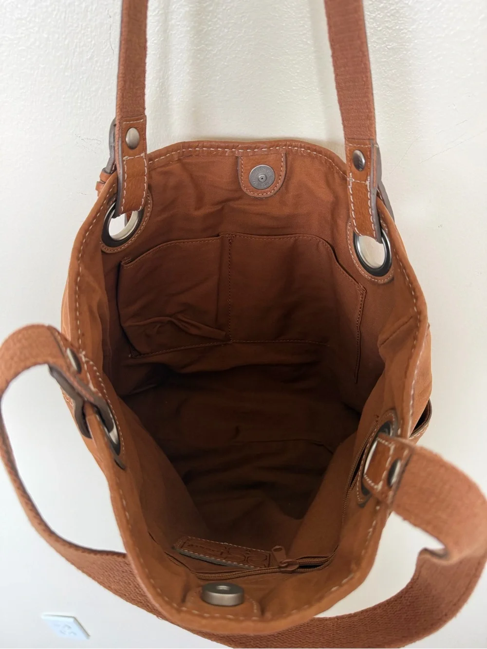 FOSSIL Camel Brown Leather Vintage Hobo Shoulder Tote Bag w Silver Key Accent